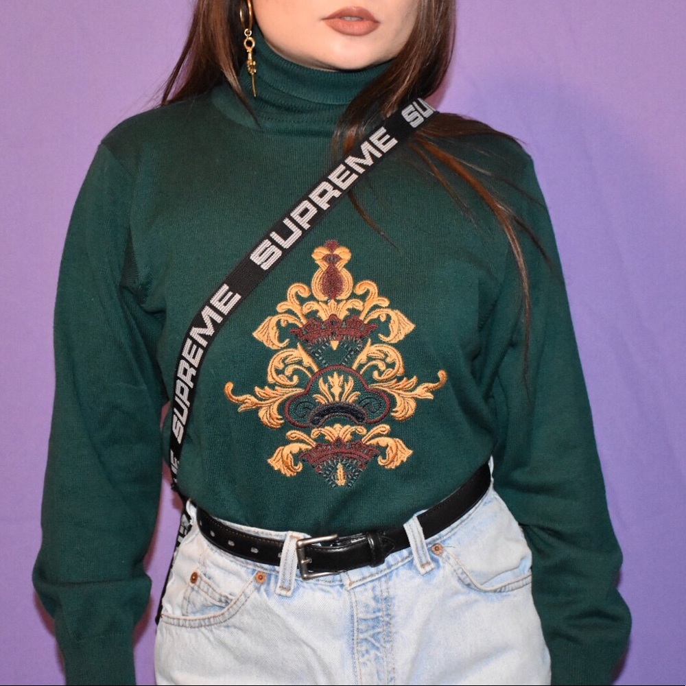 Green royal turtle neck